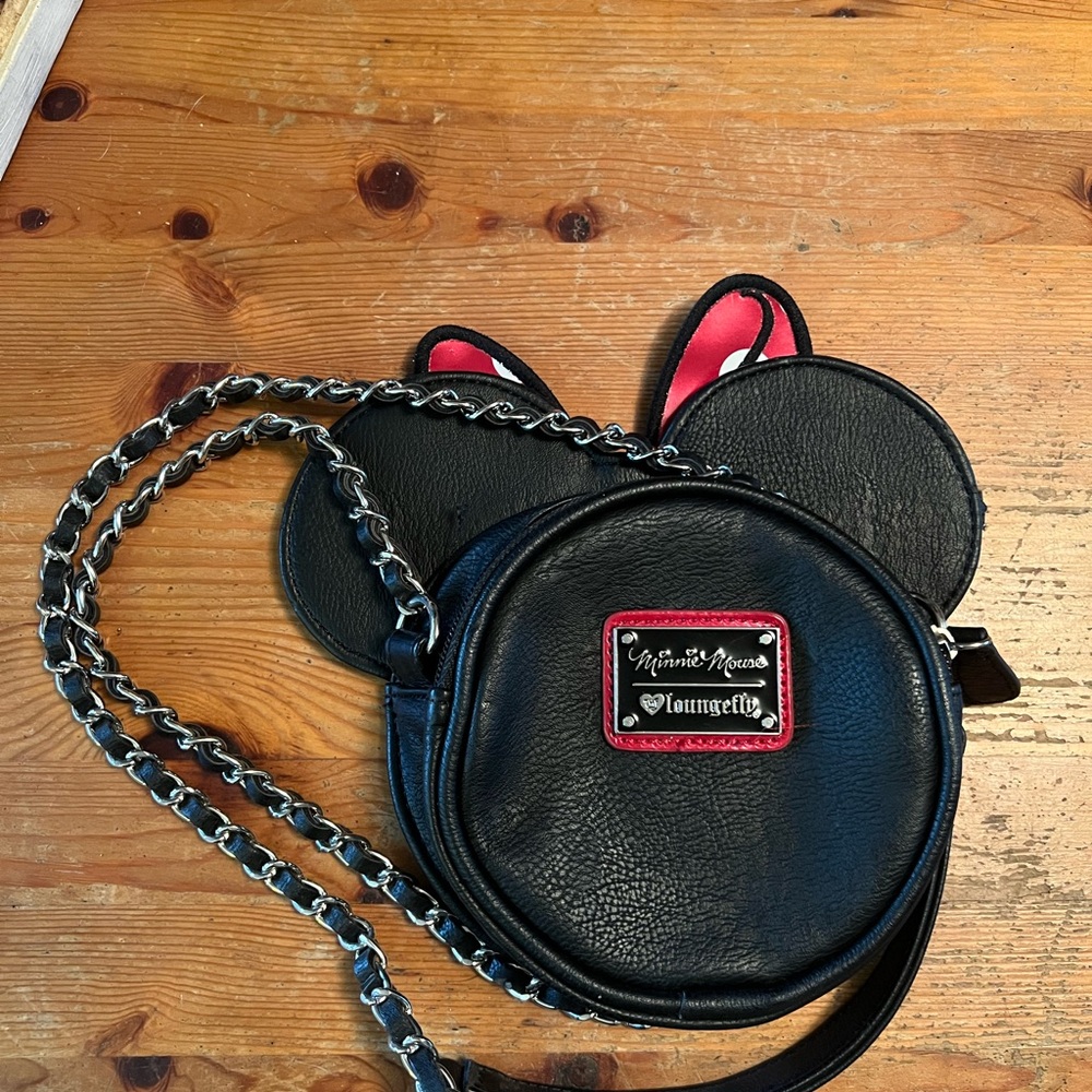 Loungefly Minnie Mouse Black and Red Crossbody Bag - Picture 2 of 3